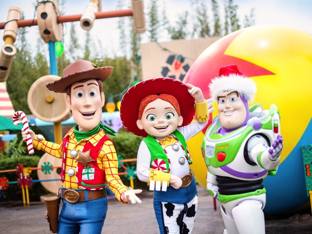 Save Up to 20% at Walt Disney World Resort Hotels This Holiday Season